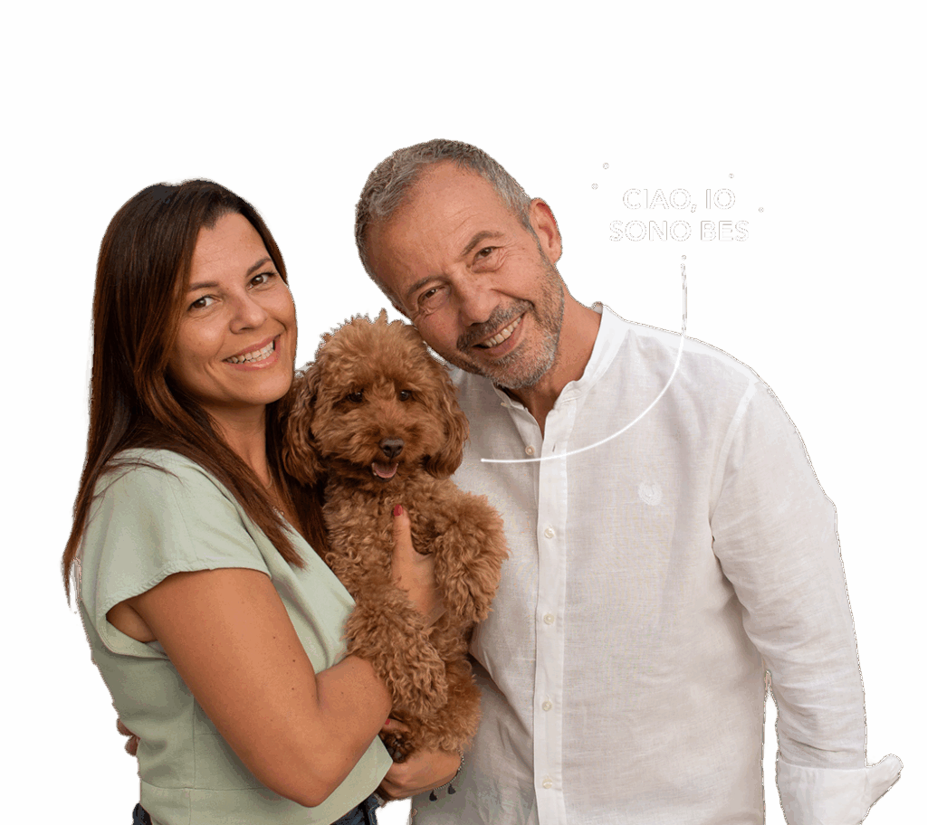 Luca, Sabrina e Bes. I proprietari di abbamele con il loro cucciolo di barboncino